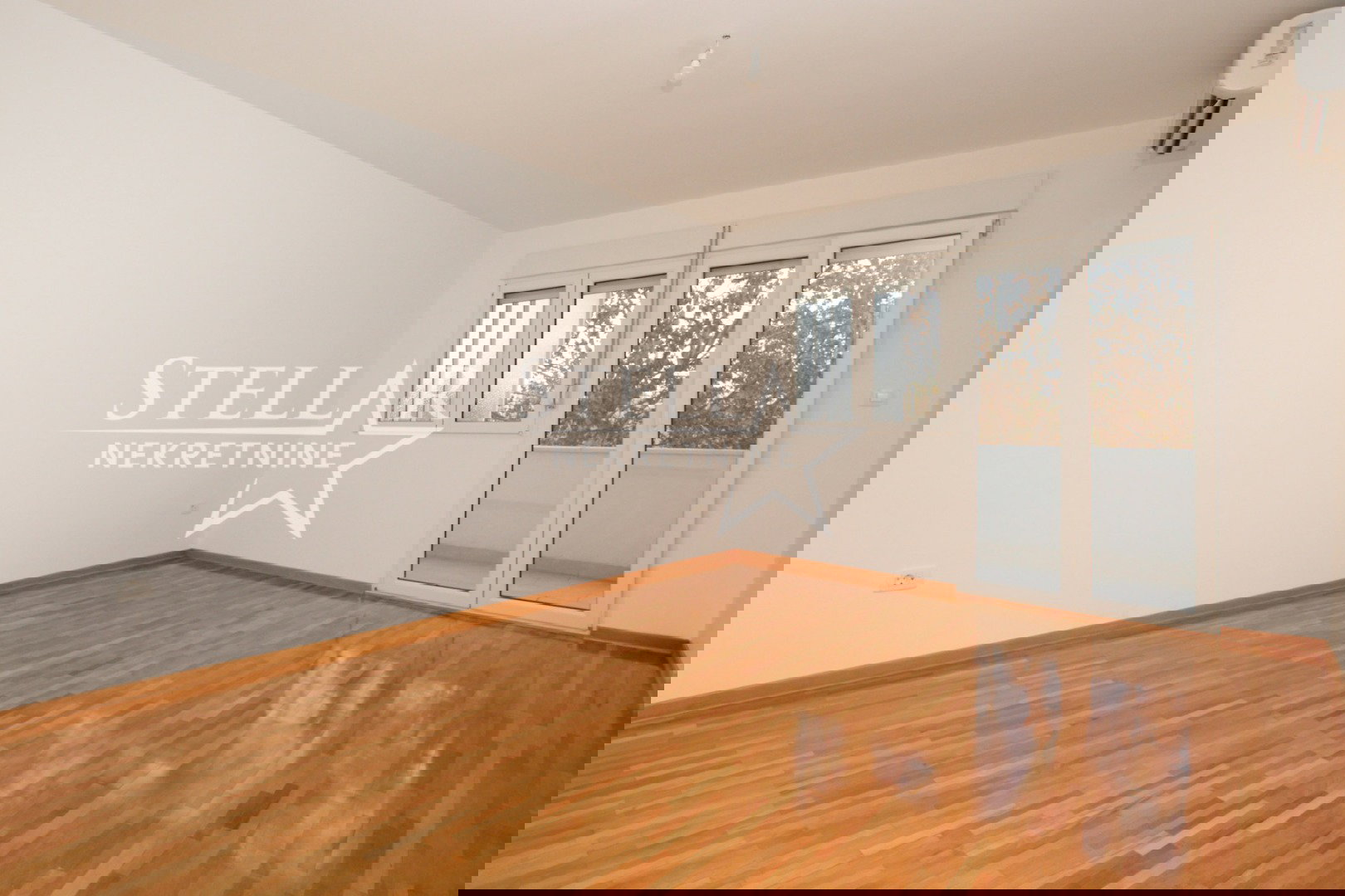 Rent - Office space Podgorica, Preko Morače