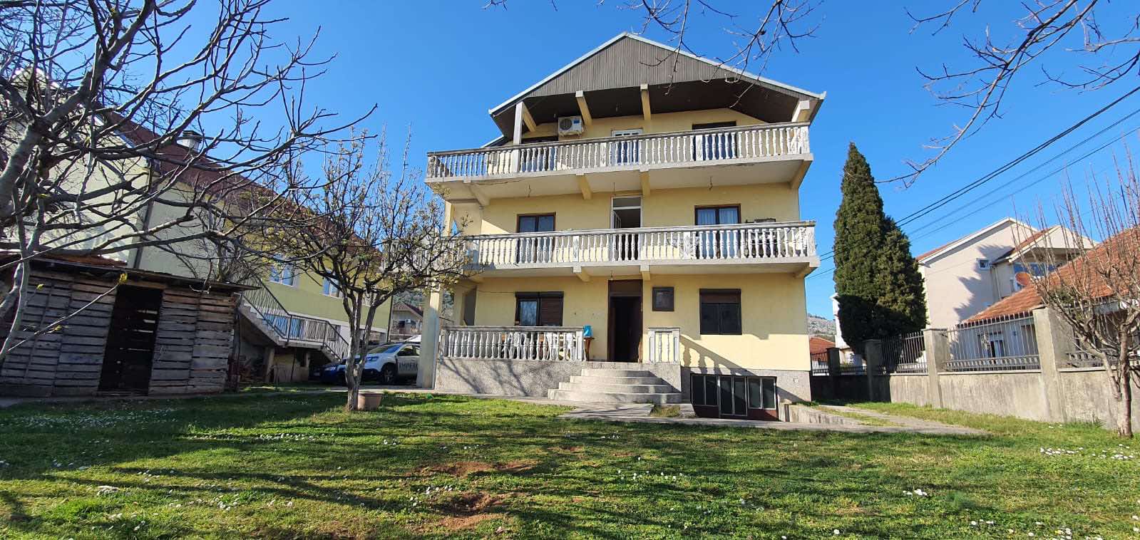 Продаж - Будинок Podgorica, Tološi