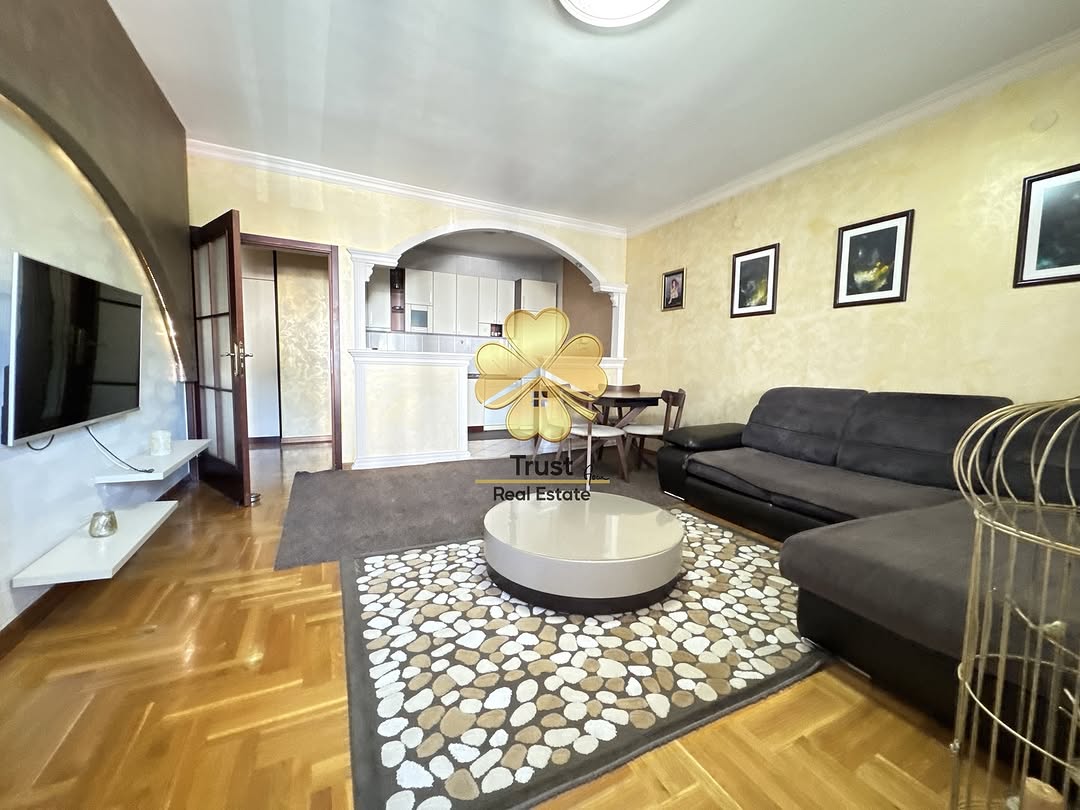 Izdavanje - Stan Podgorica, Vezirov Most