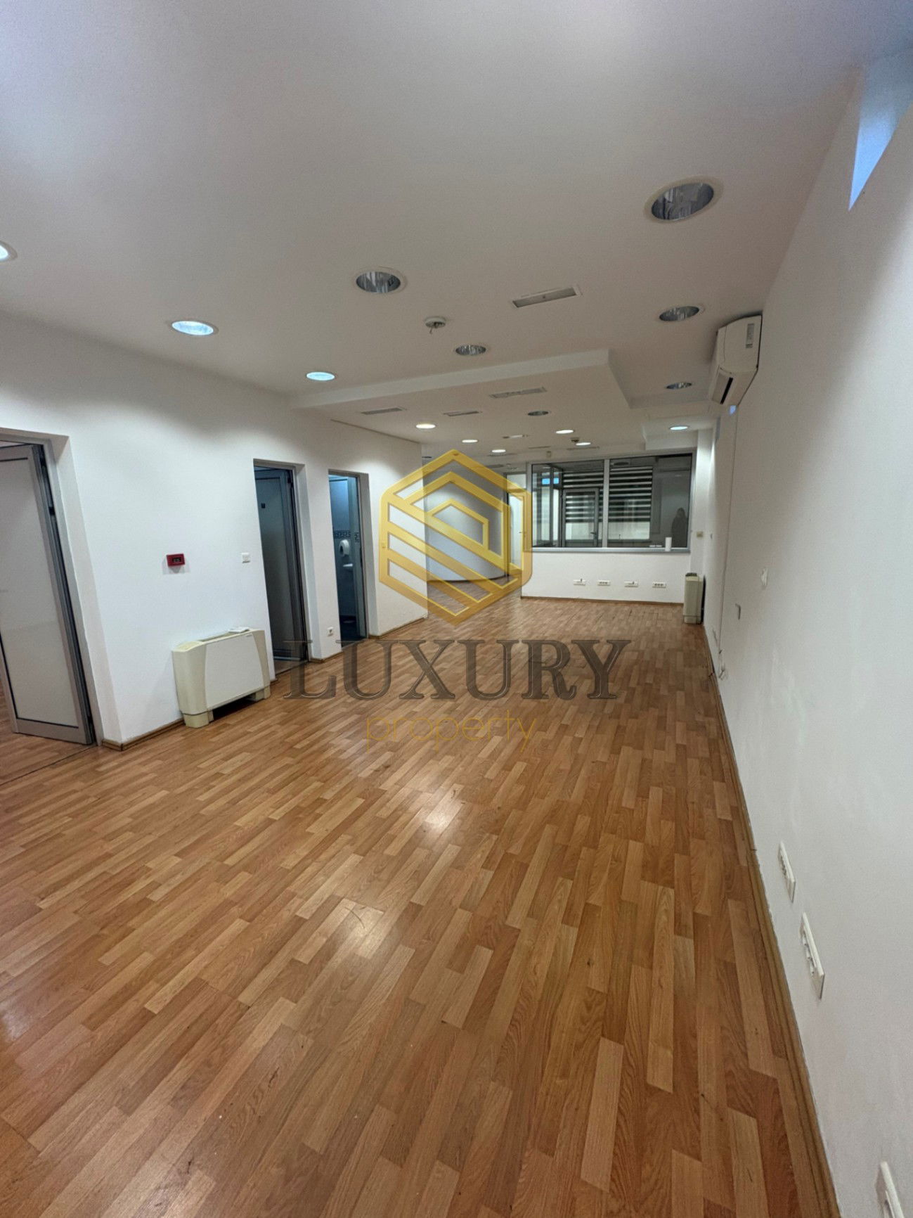 Rent - Office space Podgorica, Obala Morače