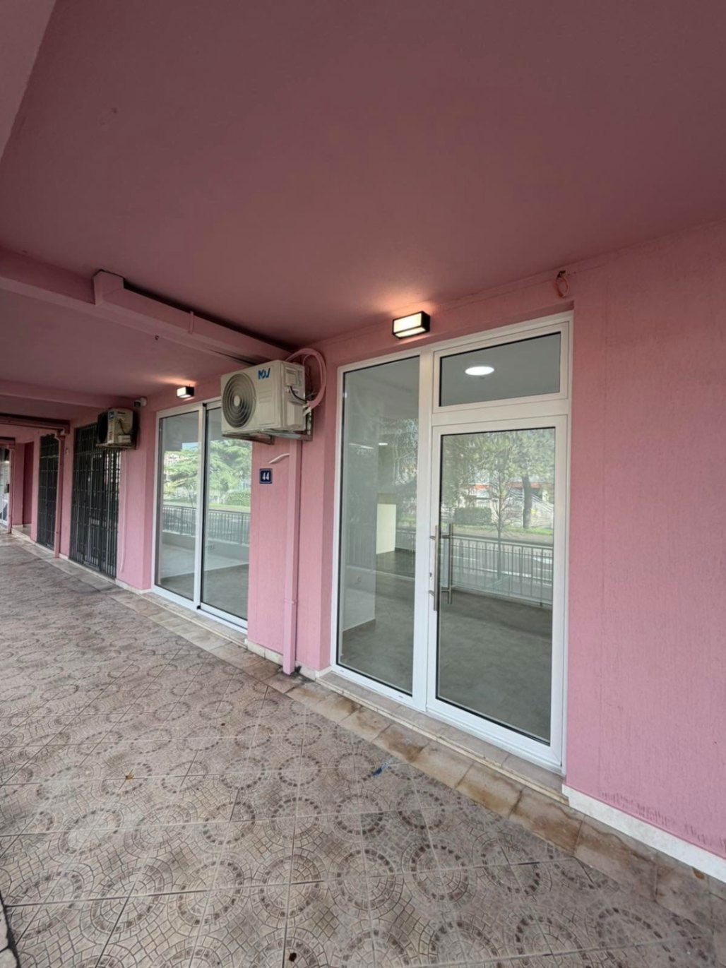 Rent - Office space Podgorica, Krivi Most