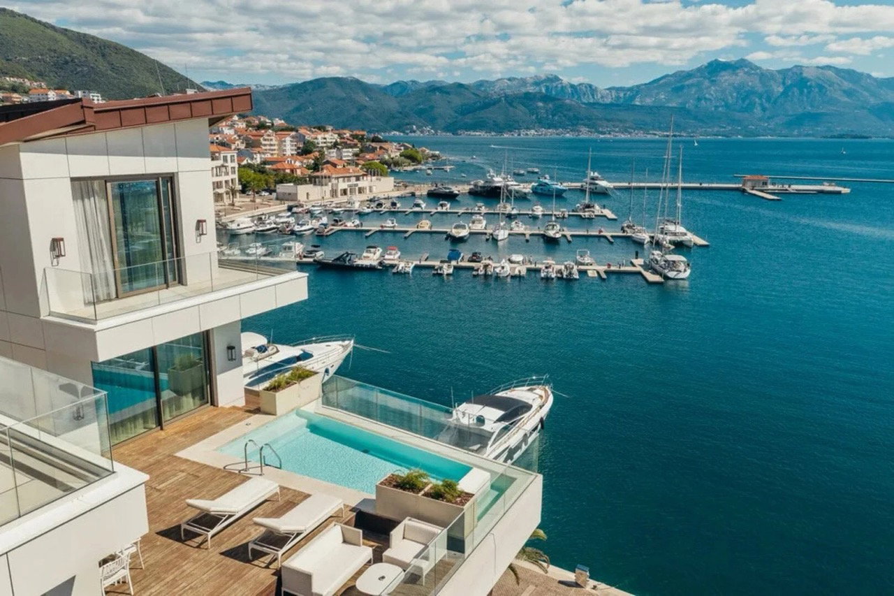 Продажа - Квартира Herceg Novi, Kumbor