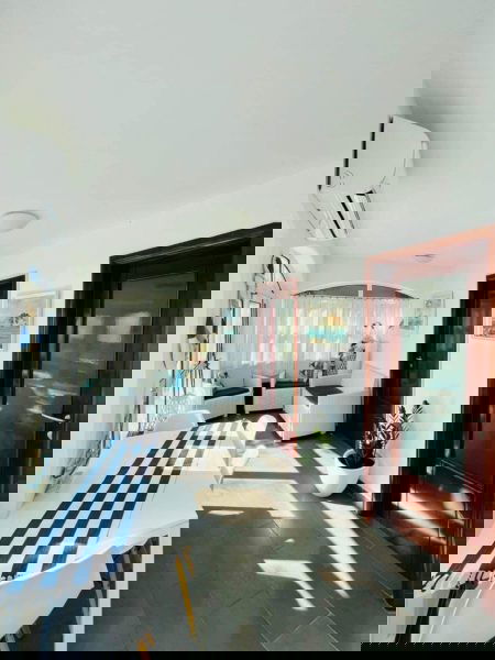 58455c4c-f7e2-4ac8-9c4b-f7e315e71d70.jpg