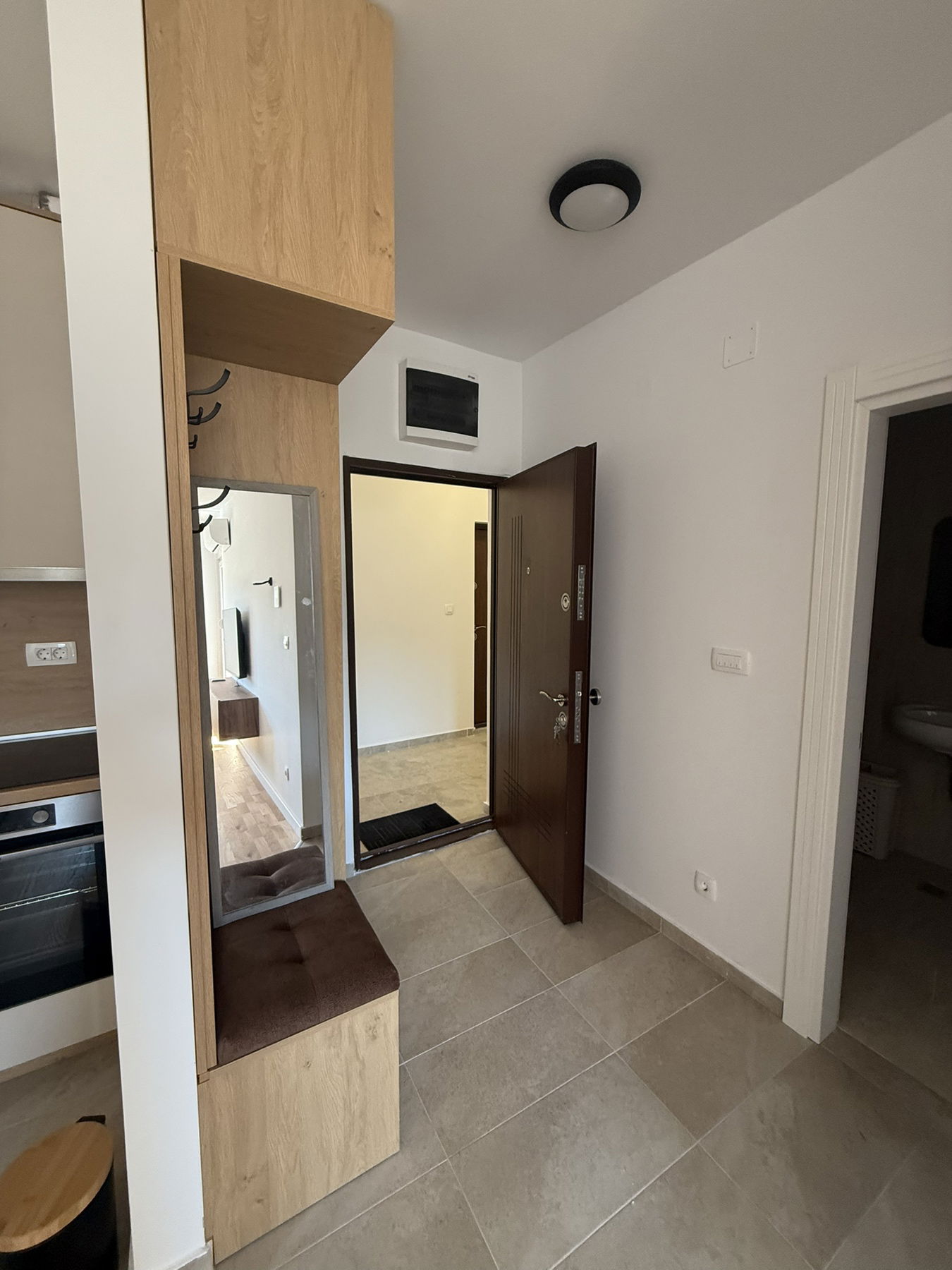 5922079b-d996-42bd-a51a-ab80168ffbf7.jpg