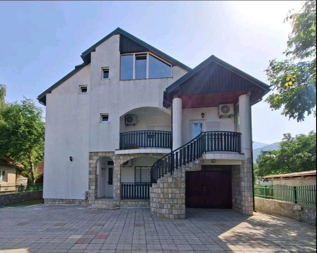 Продажа - Дом Kolašin, Centar