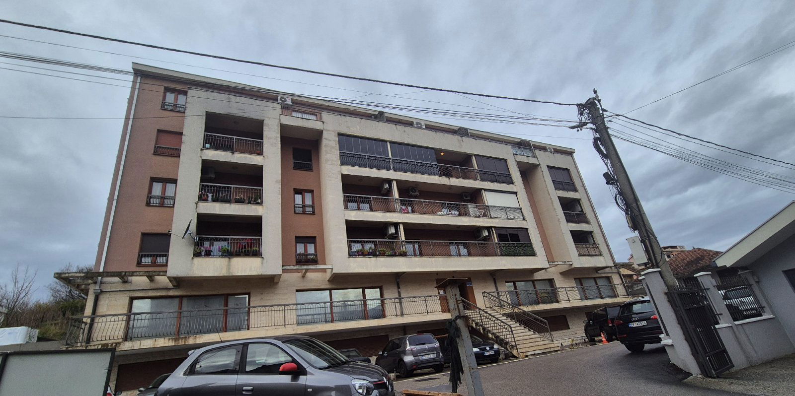 Продаж - Офісне приміщення Podgorica, Momišići