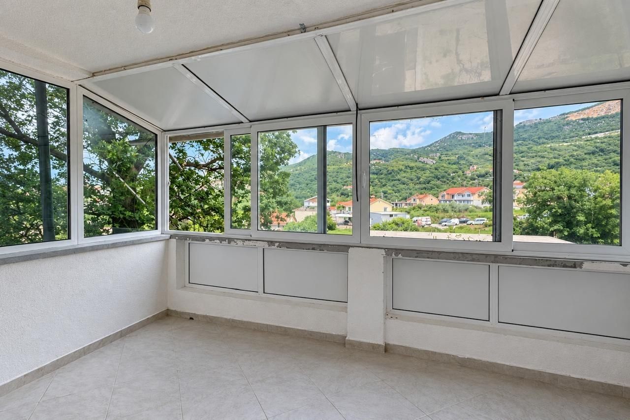 Продаж - Квартира Herceg Novi, Podi