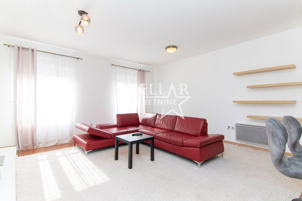 5b3b2503-9dae-4d82-b94f-4225ae99e6fb.jpg
