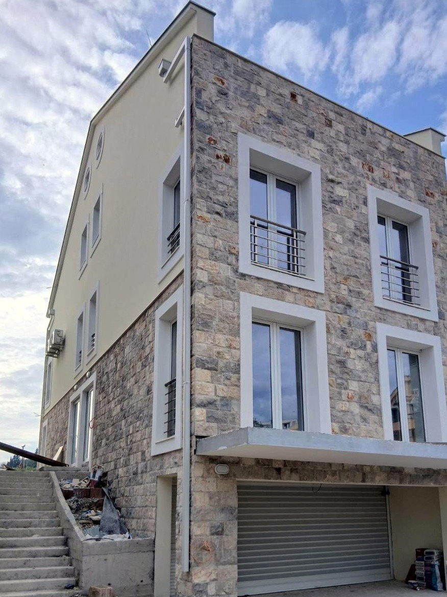 Продаж - Квартира Herceg Novi, Đenovići