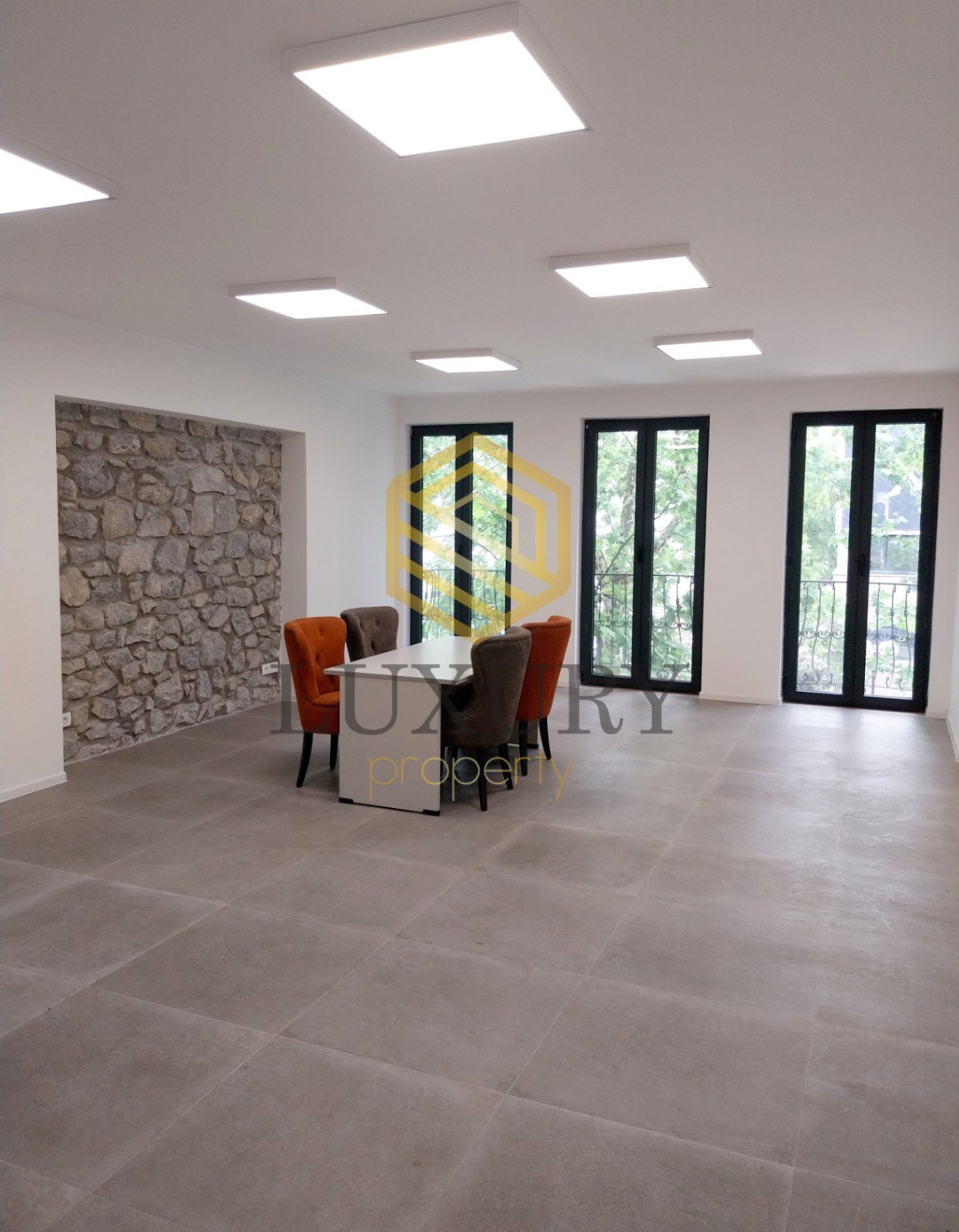 Kiralık - İş yeri Podgorica, Centar