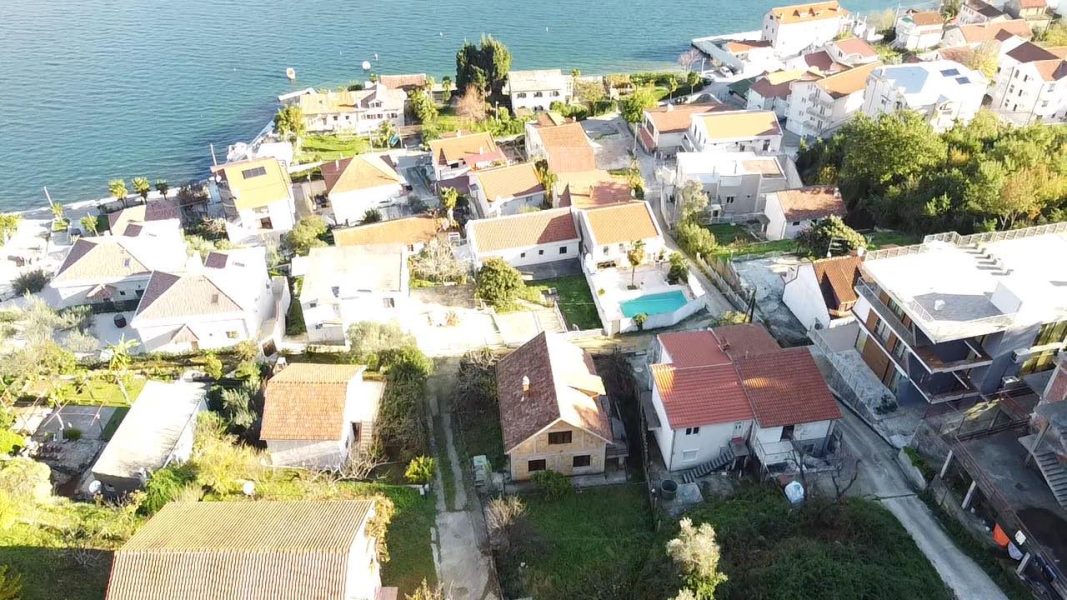 Sale - Land Kotor, Stoliv