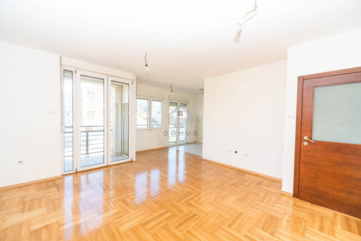 Продаж - Квартира Podgorica, Dalmatinska ulica