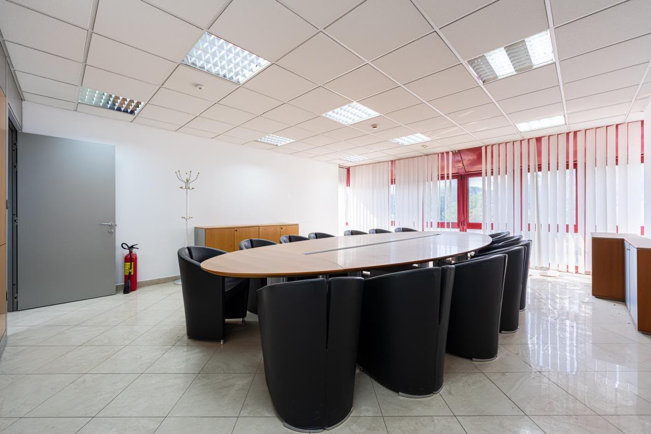 Rent - Office space Podgorica, Preko Morače
