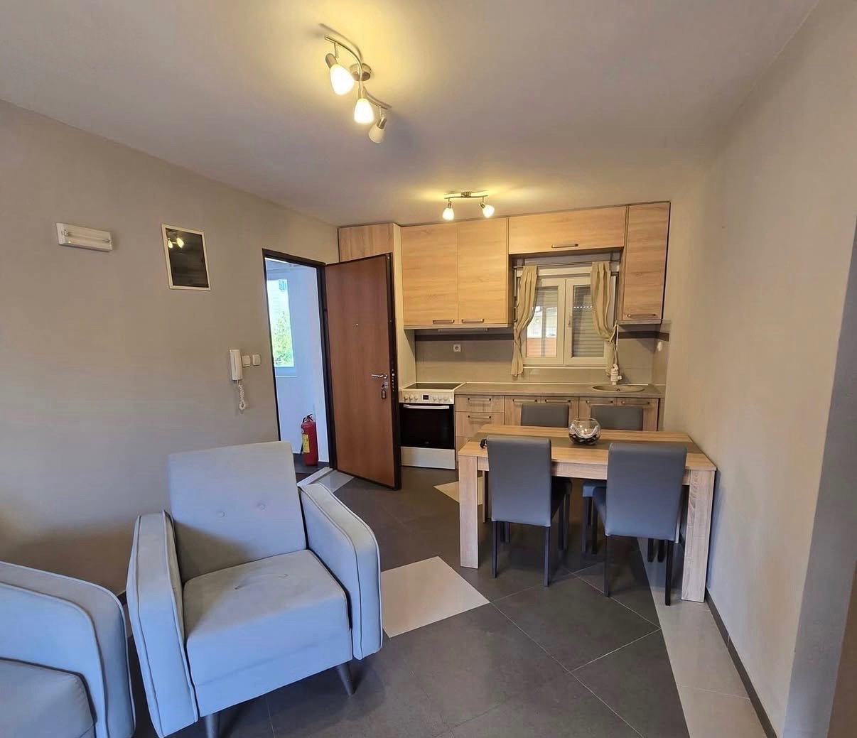 Продажа - Квартира Tivat, Kalimanj