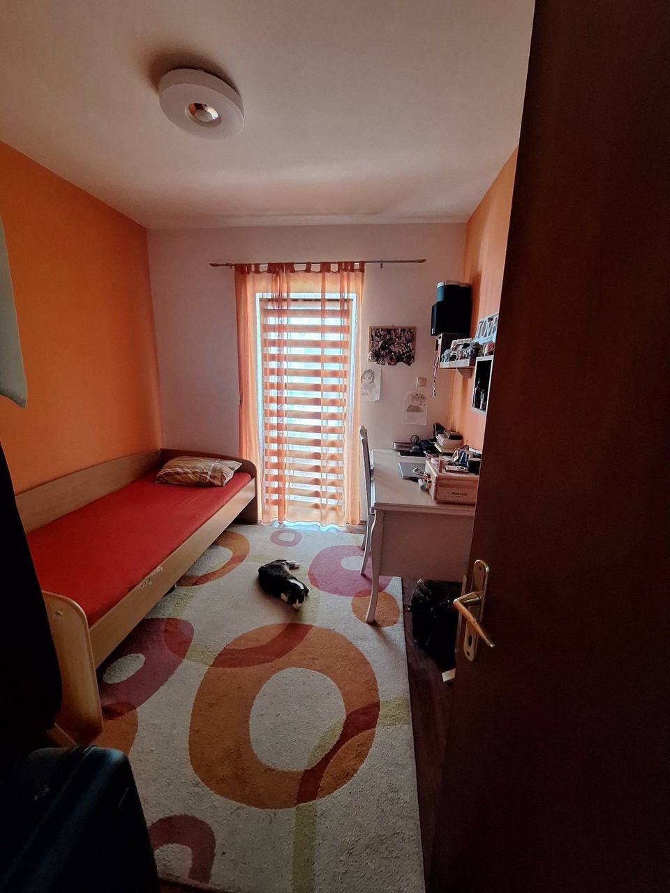 6adc0bf8-276d-4299-9112-249384e98ed4.jpg