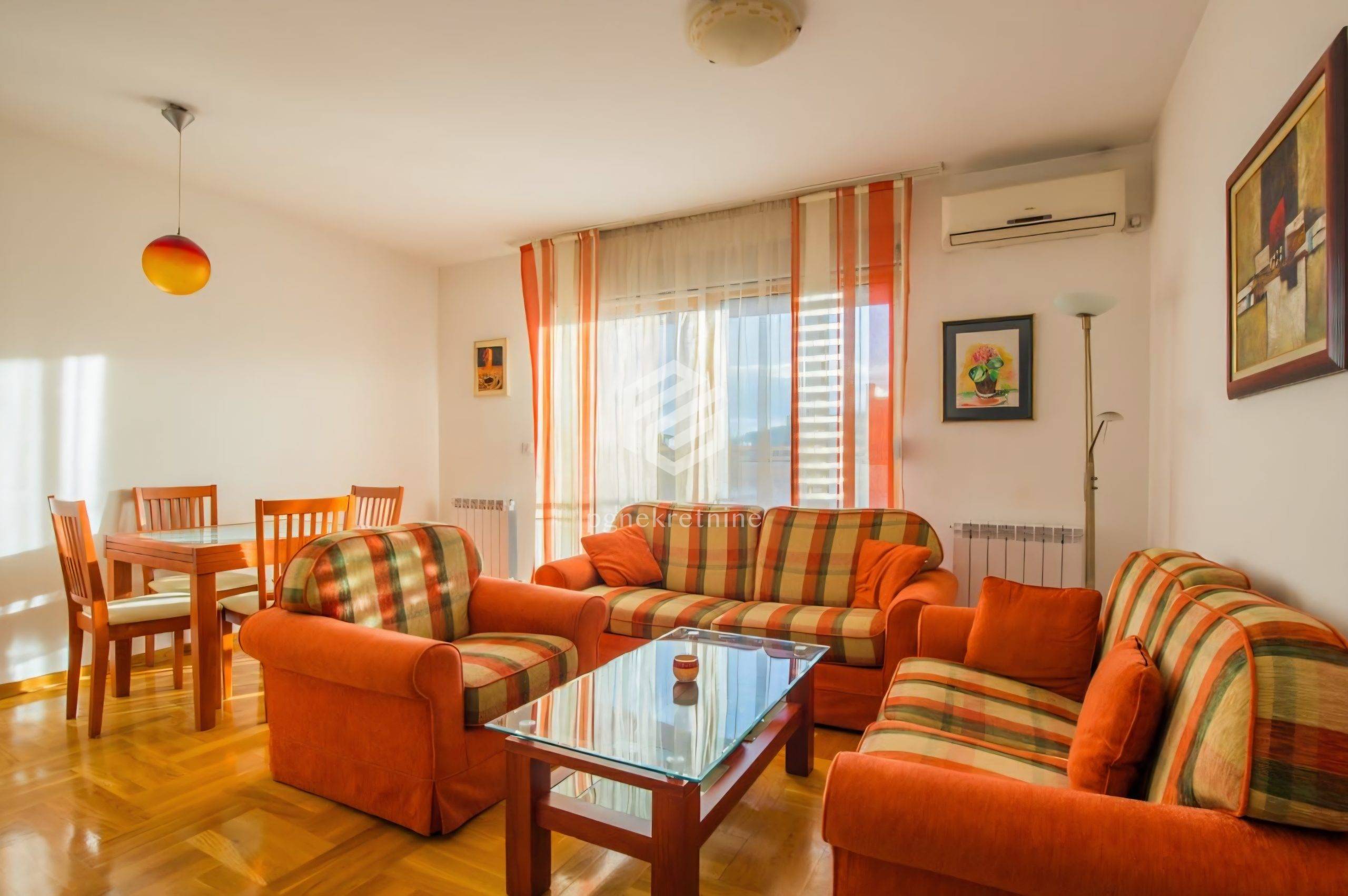 Izdavanje - Stan Podgorica, Preko Morače