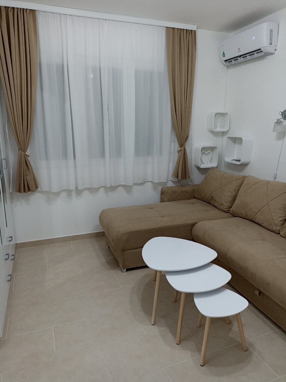 6bd287a2-53d8-49a4-9b7f-4154b3c18c68.jpg