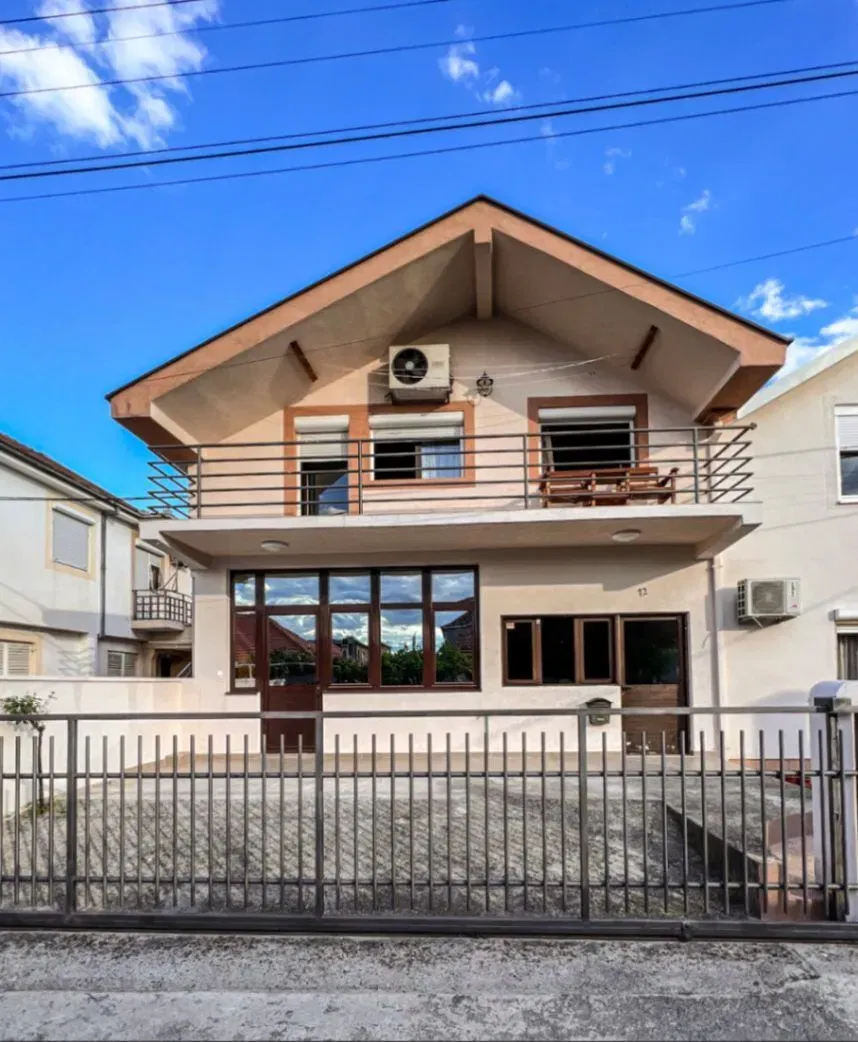 Продаж - Будинок Podgorica, Podgorica
