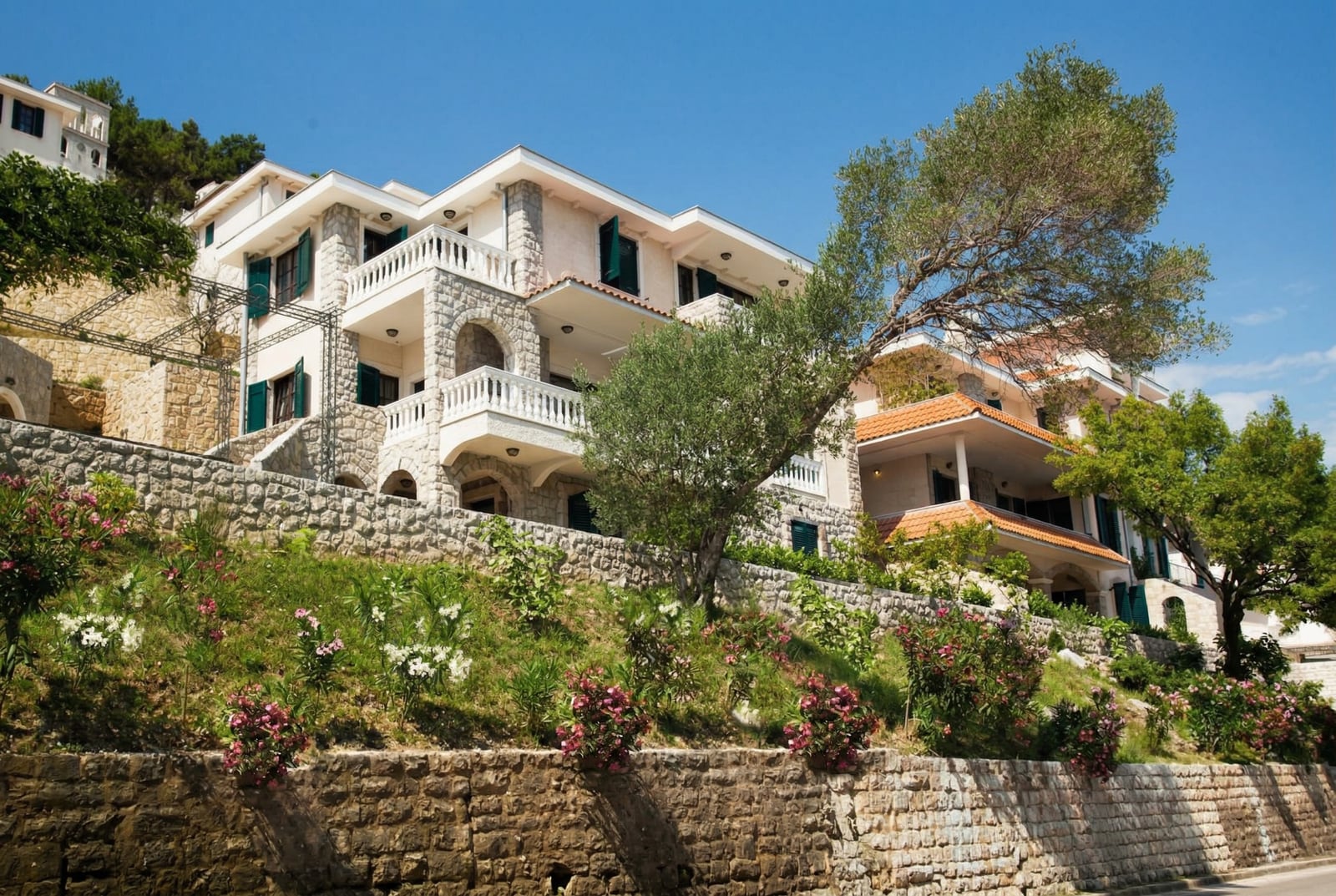 Sale - House Kotor, Kostanjica