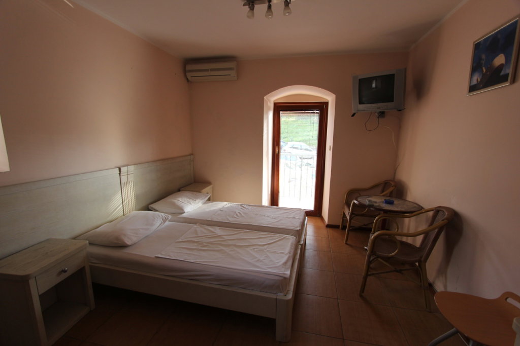 6d4eef51-8c9c-4e26-ab2e-f8c43b333767.jpg