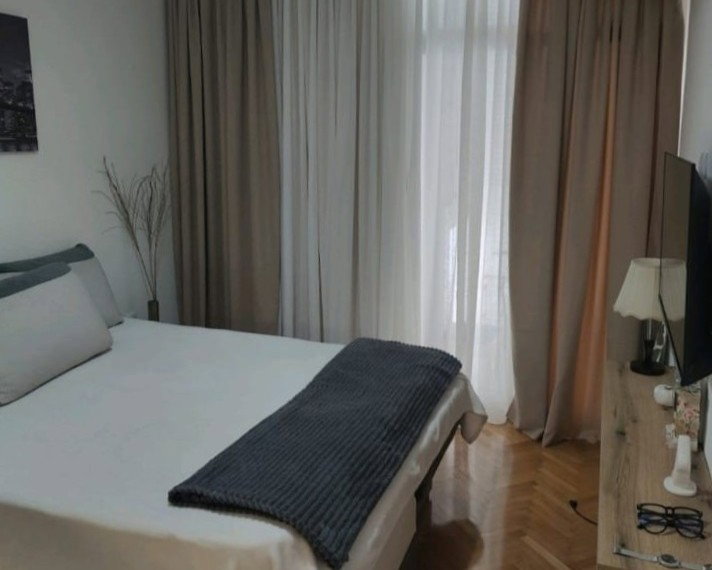 Kiralık - Daire Podgorica, Gintaš