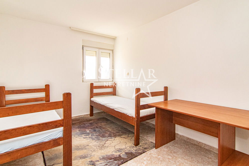 70a16299-8dca-4b2b-b66d-1ba9adfe0aef.jpg