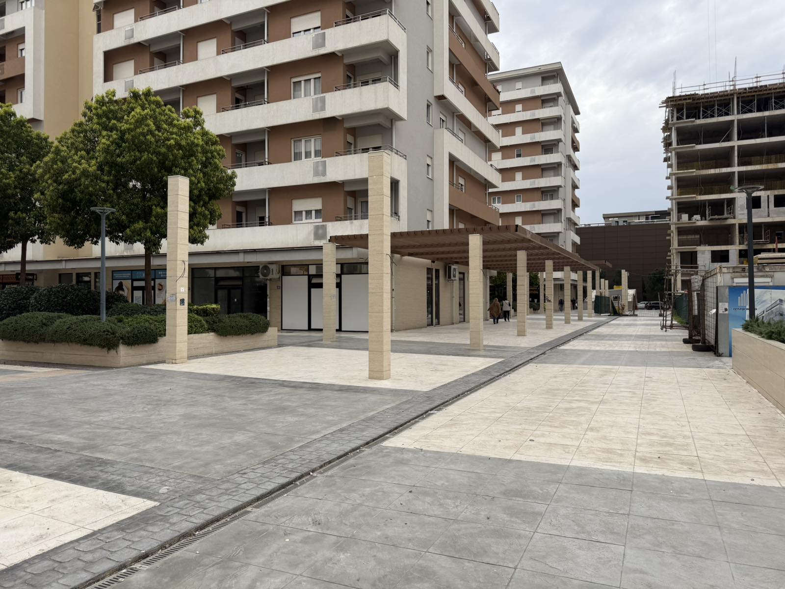 Izdavanje - Poslovni prostor Podgorica, Central Point