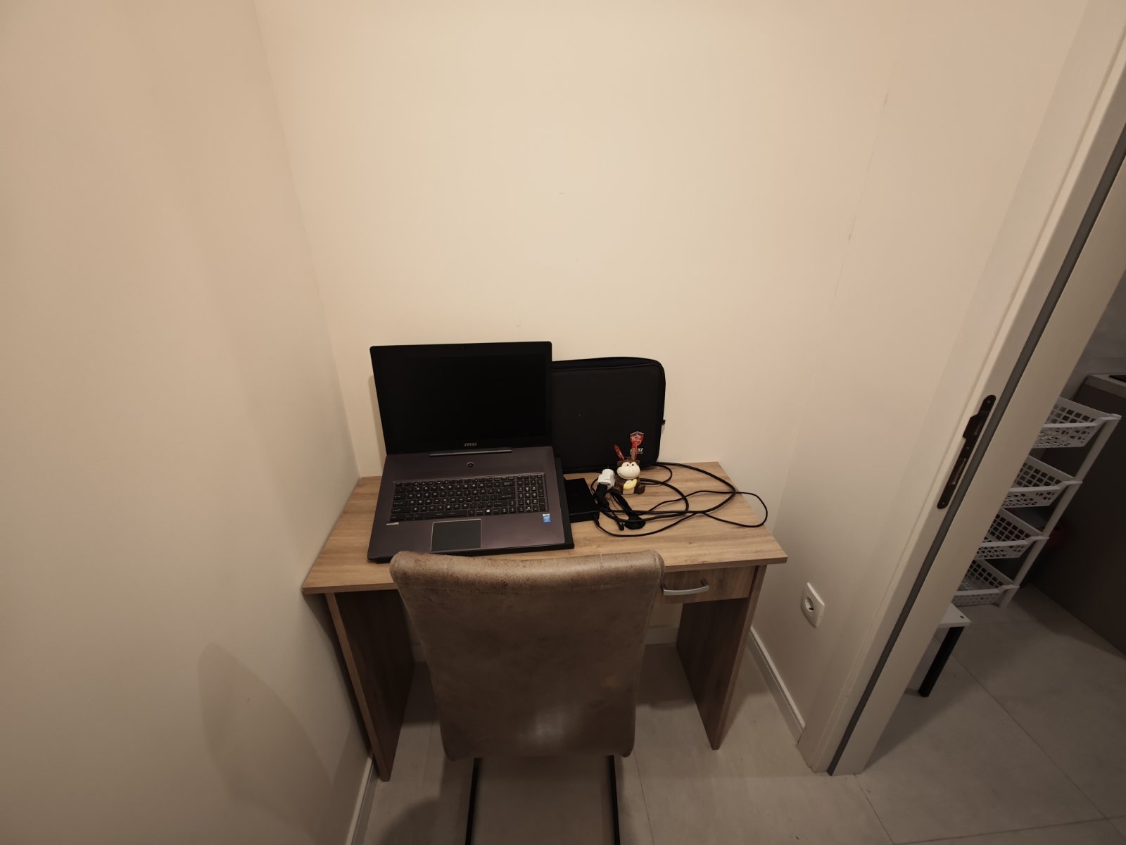 721b01f7-c3d9-4b06-a0b9-156f78948613.jpg
