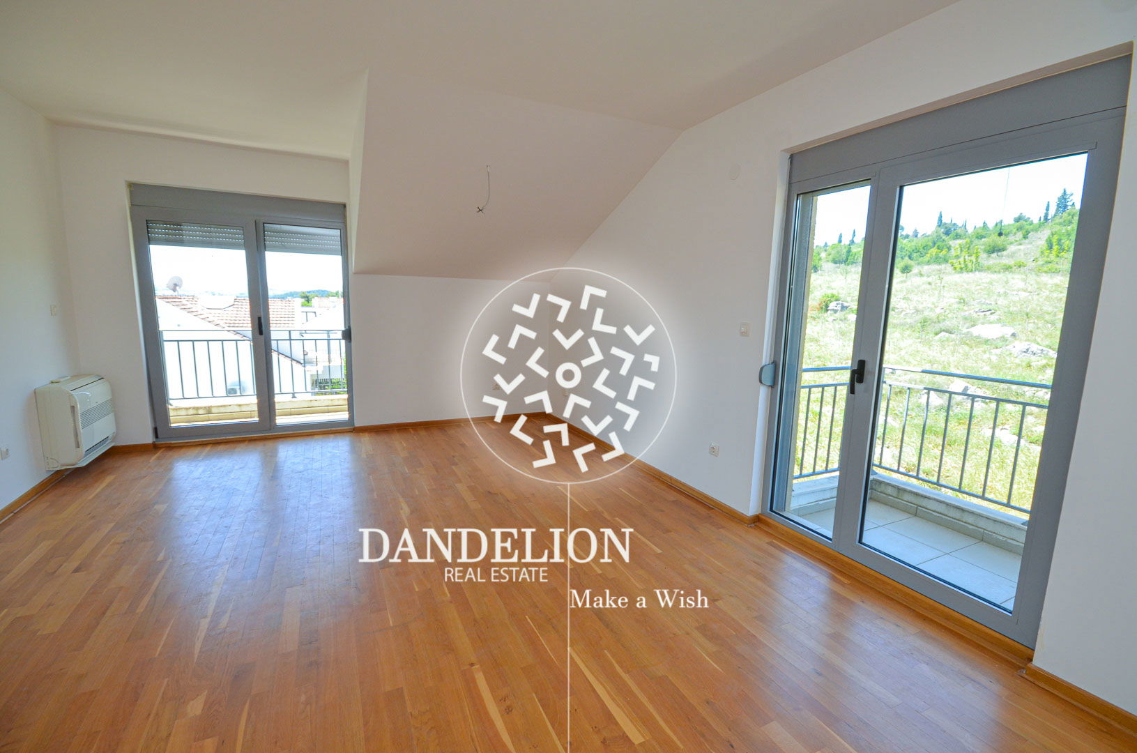 Продаж - Квартира Podgorica, Gorica C