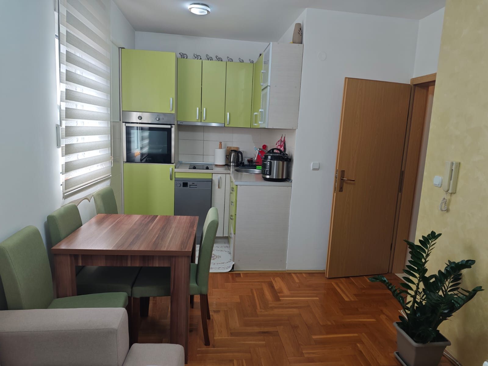 Продаж - Квартира Podgorica, Konik