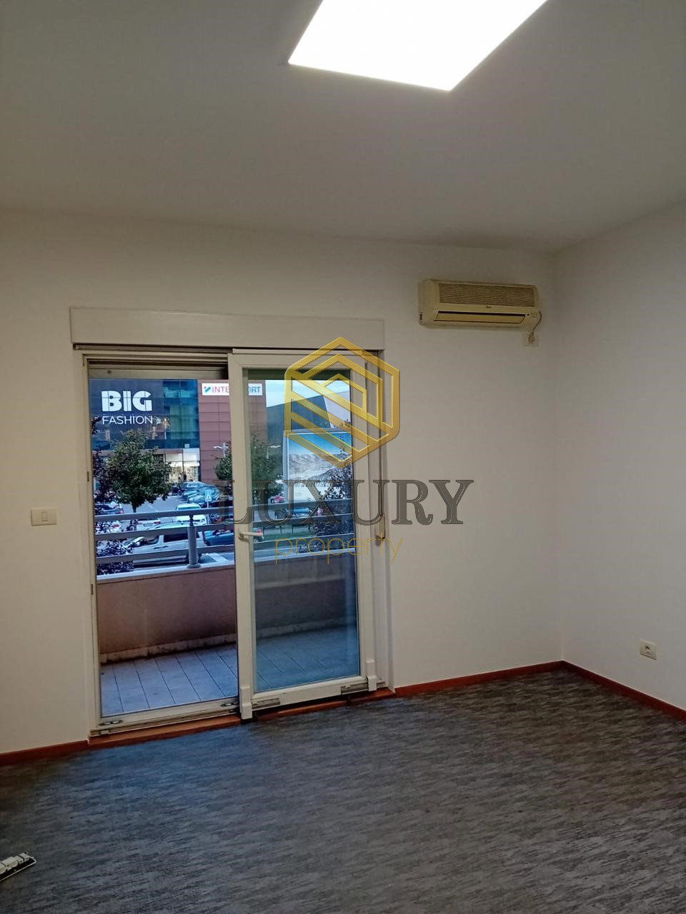 762ce36b-08cd-4cbd-8756-8593ea8780c7.jpg