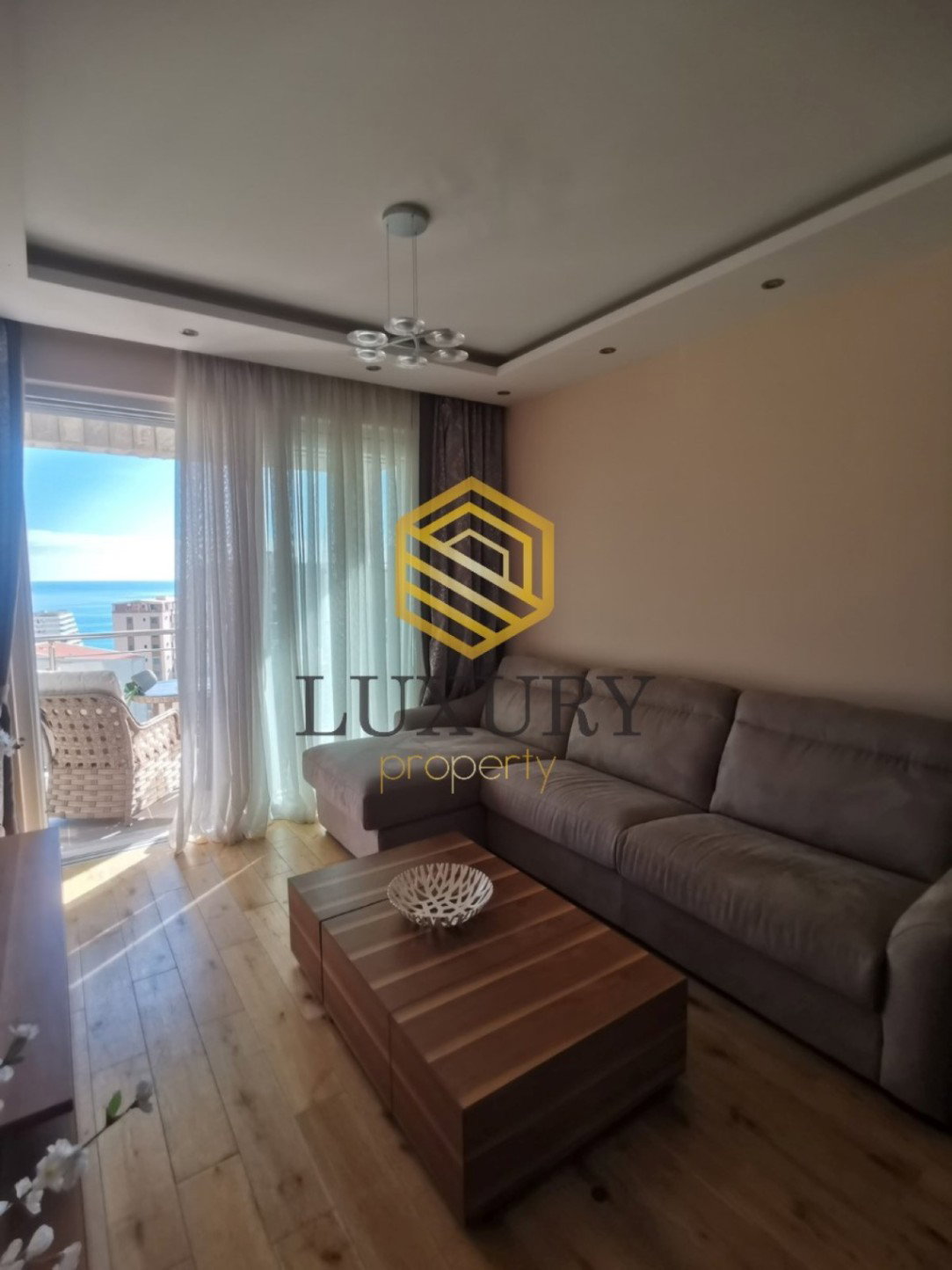 Продаж - Квартира Budva, Bečići