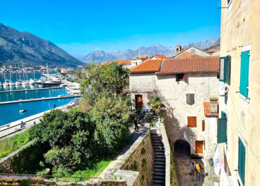 Продаж - Квартира Kotor, Stari Grad Kotor