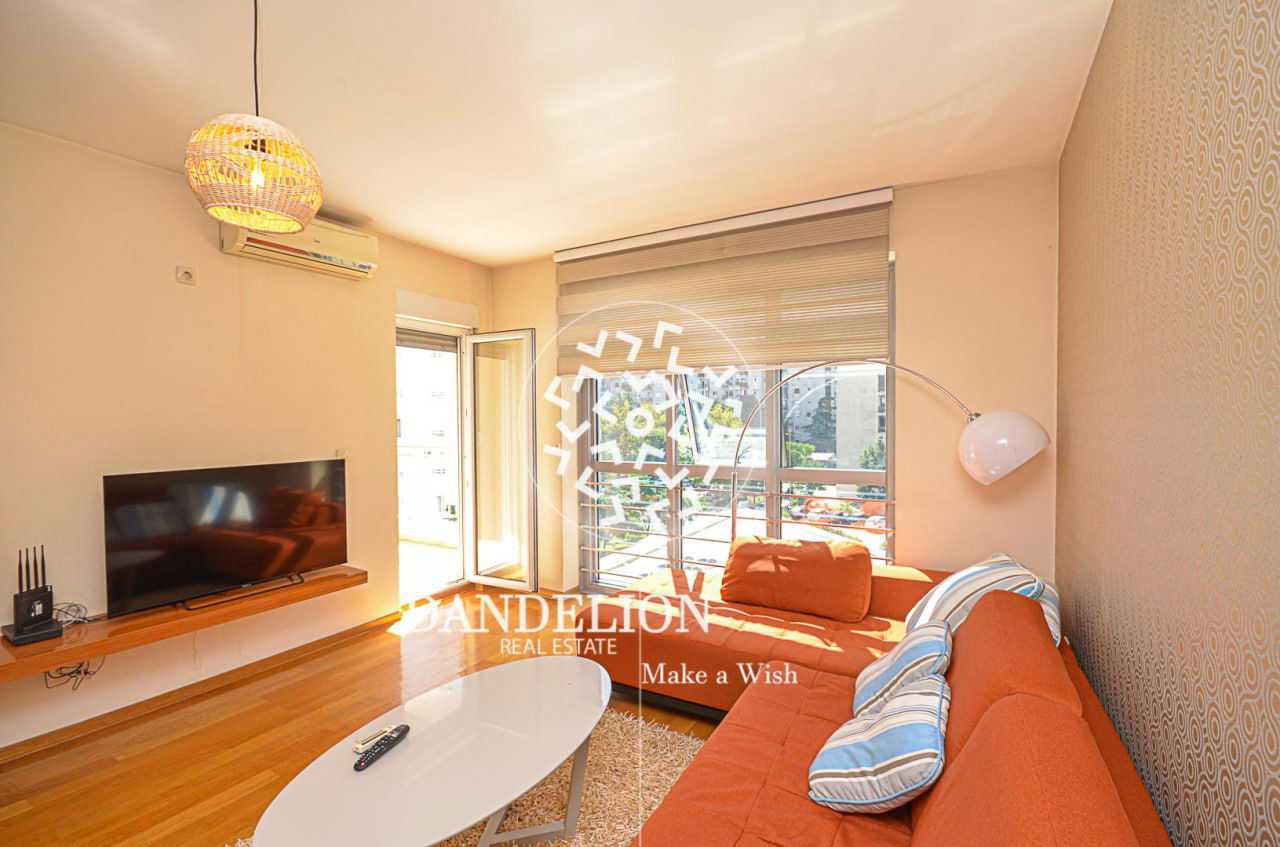 Izdavanje - Stan Podgorica, Blok 9