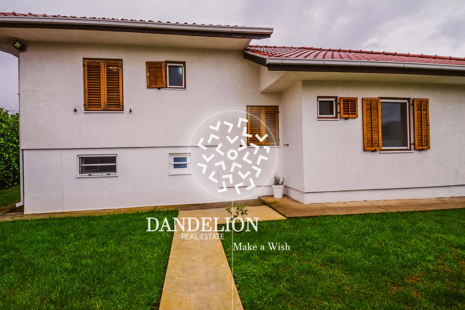 Продаж - Будинок Podgorica, Donja Gorica