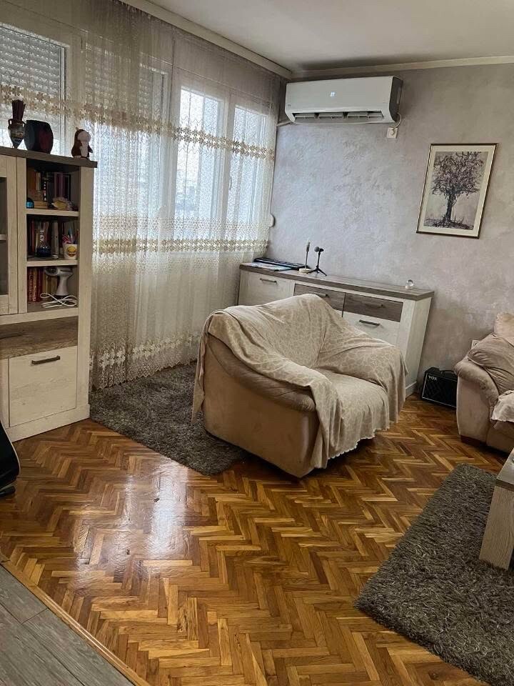 Izdavanje - Stan Podgorica, Pejton