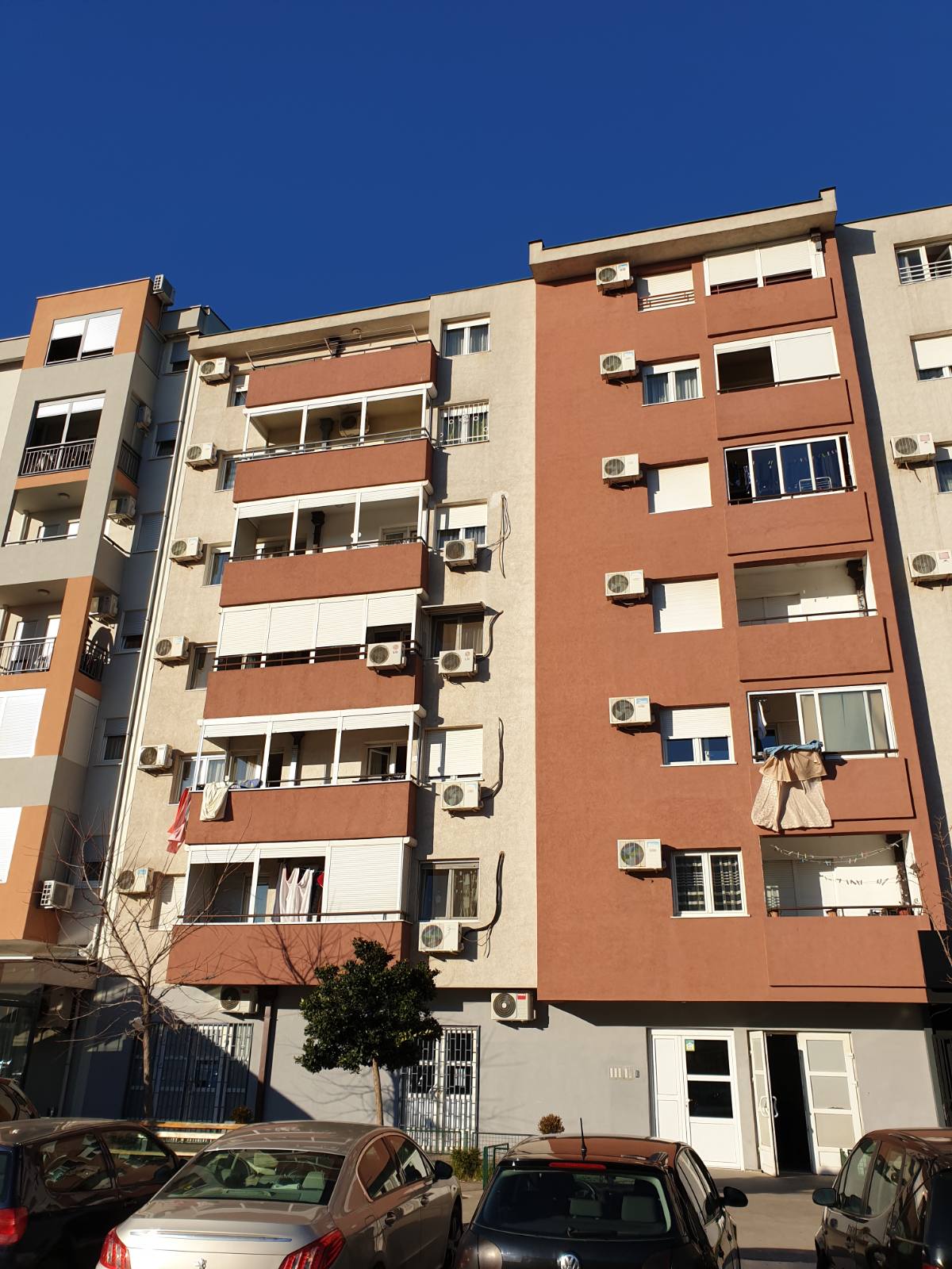 7f46eee6-87bf-44f0-82d7-e5df7371c3e8.jpg