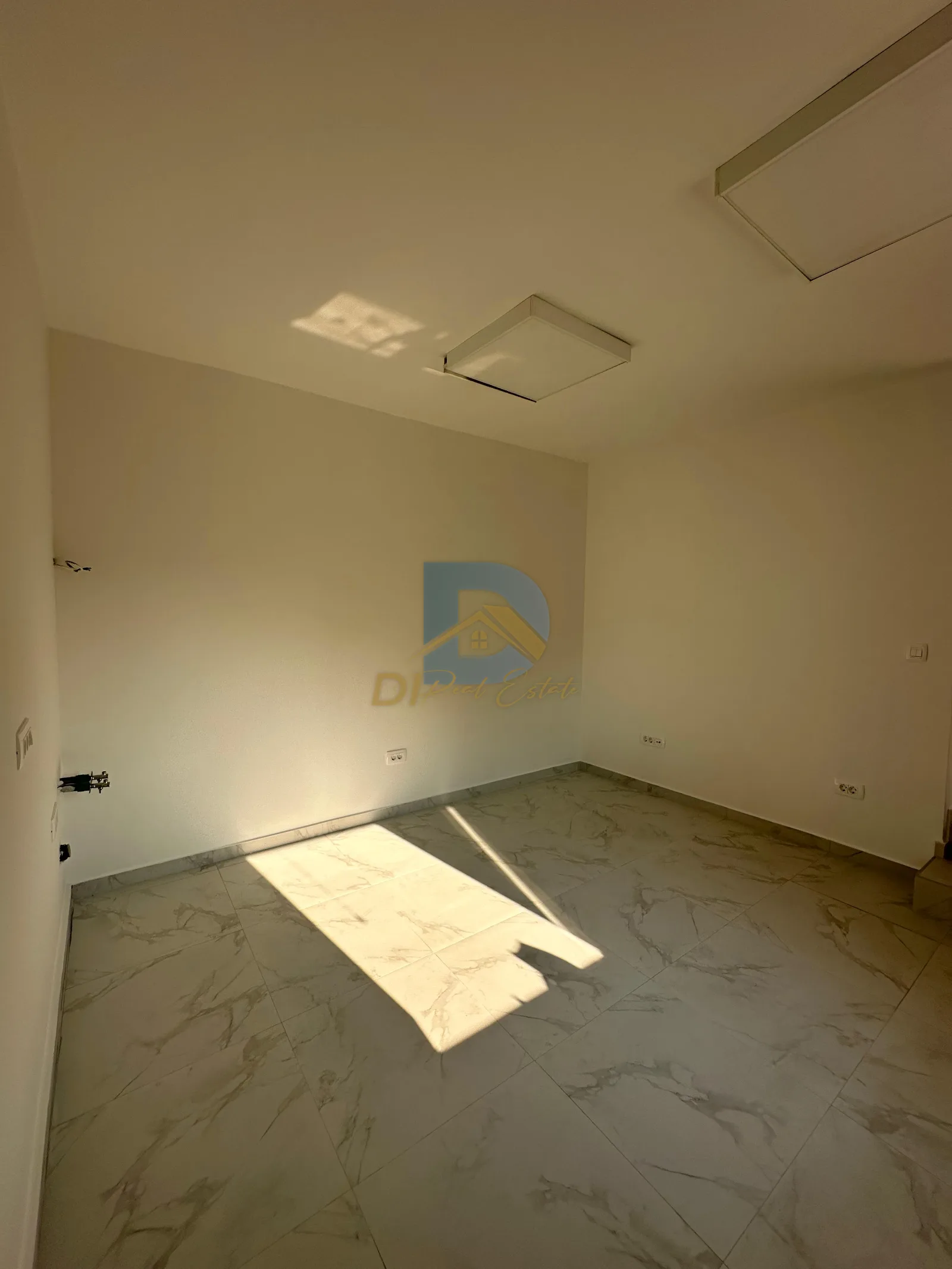 Аренда - Офисное помещение Tivat, Centar