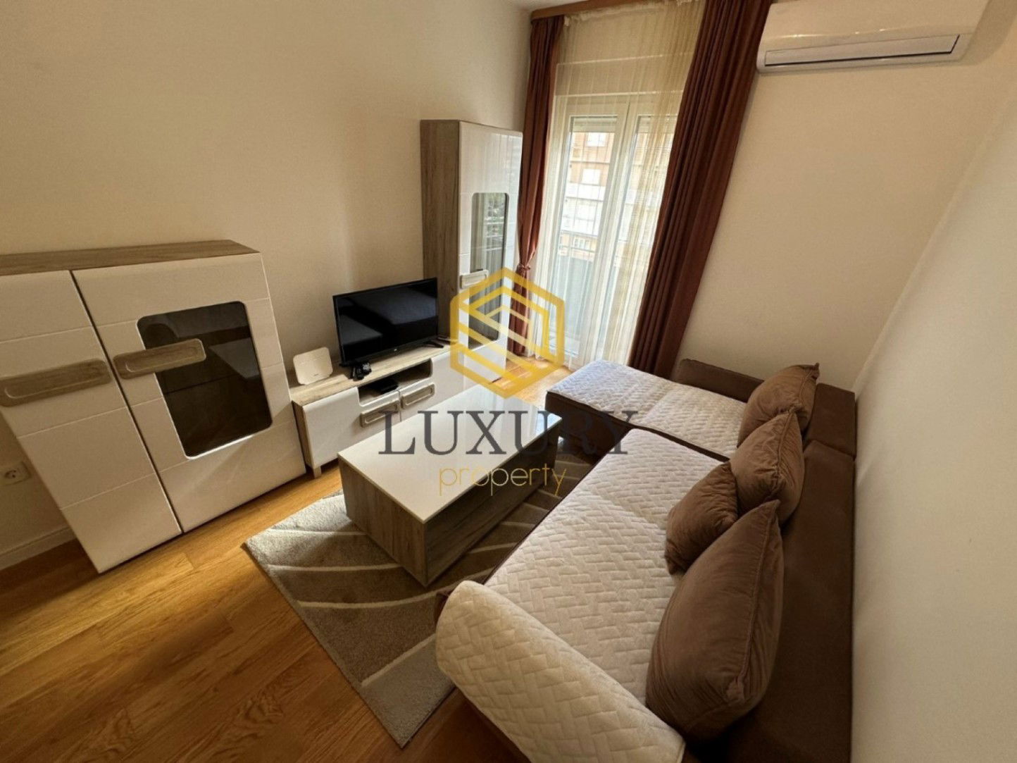 Izdavanje - Stan Podgorica, Central Point