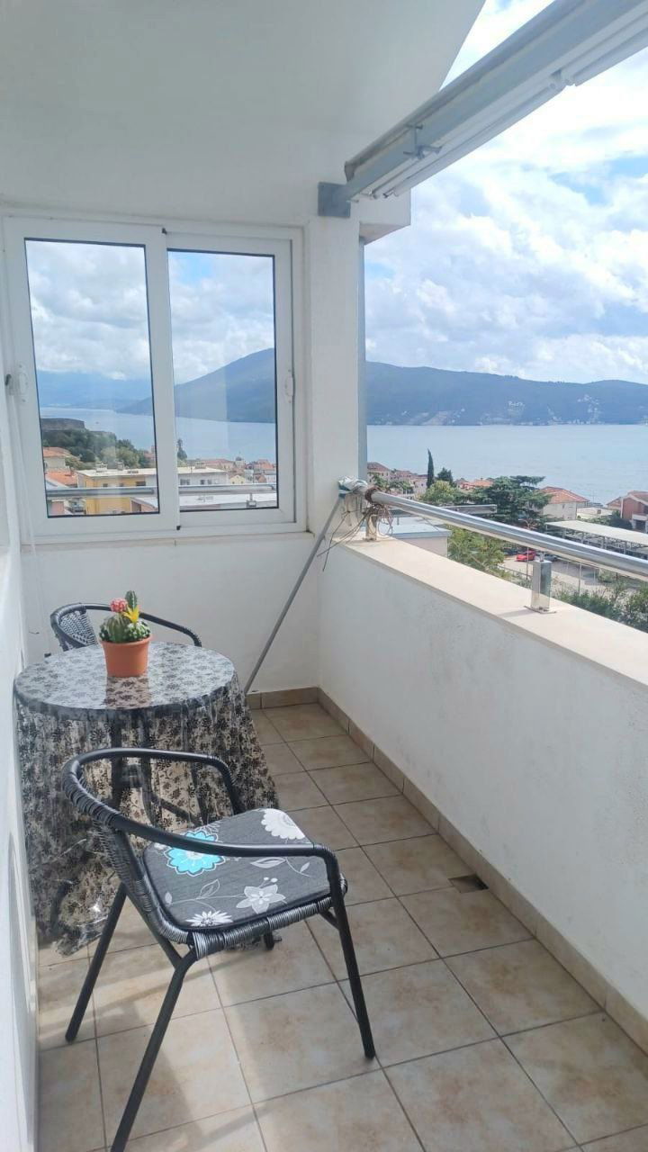 Izdavanje - Stan Herceg Novi, Herceg Novi