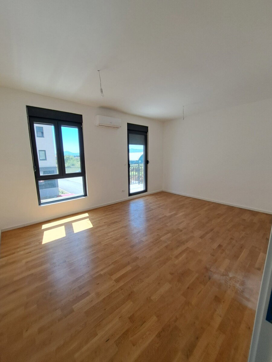 Продажа - Квартира Podgorica, Tološi