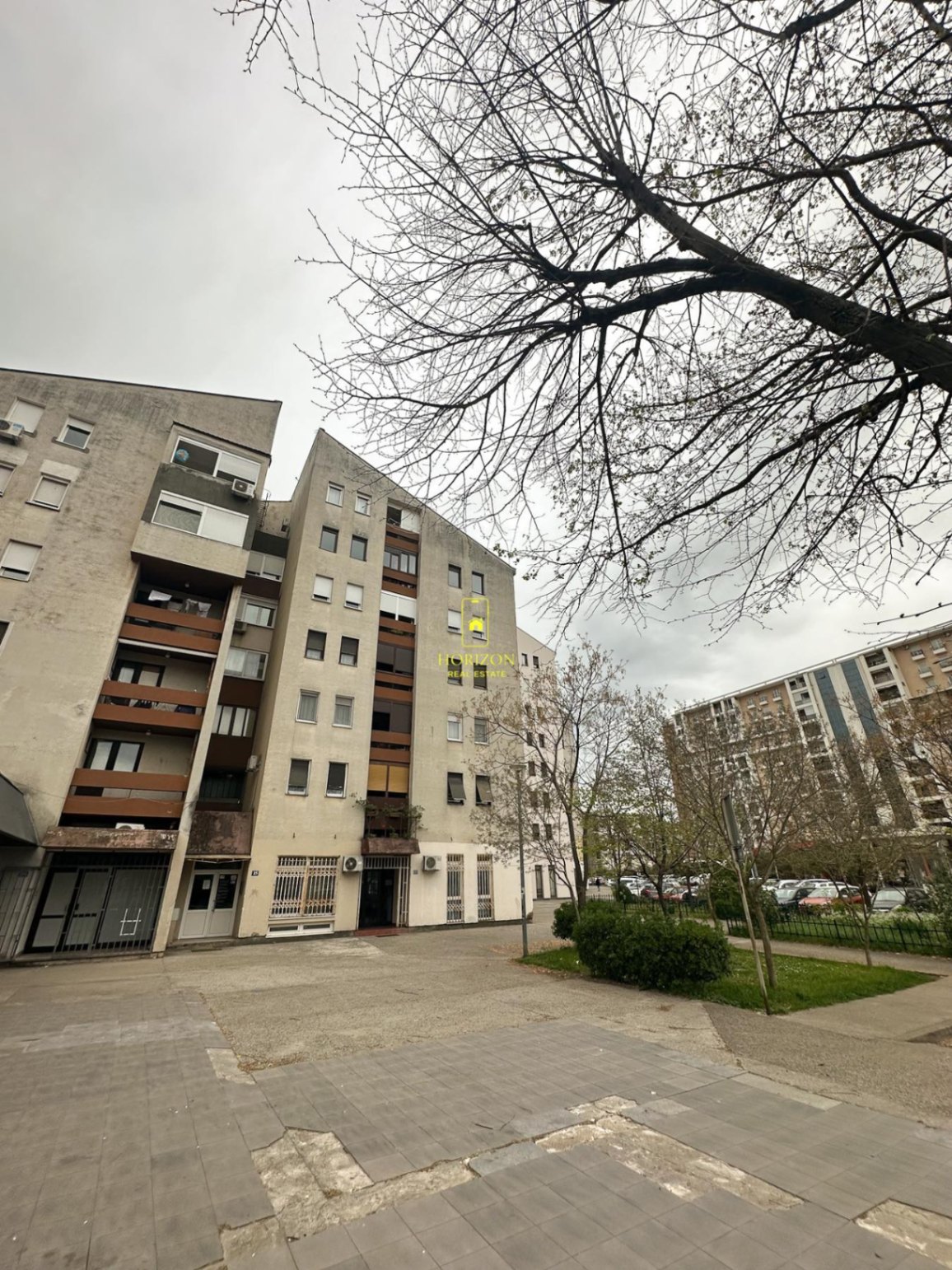 Продажа - Квартира Podgorica, Blok 6