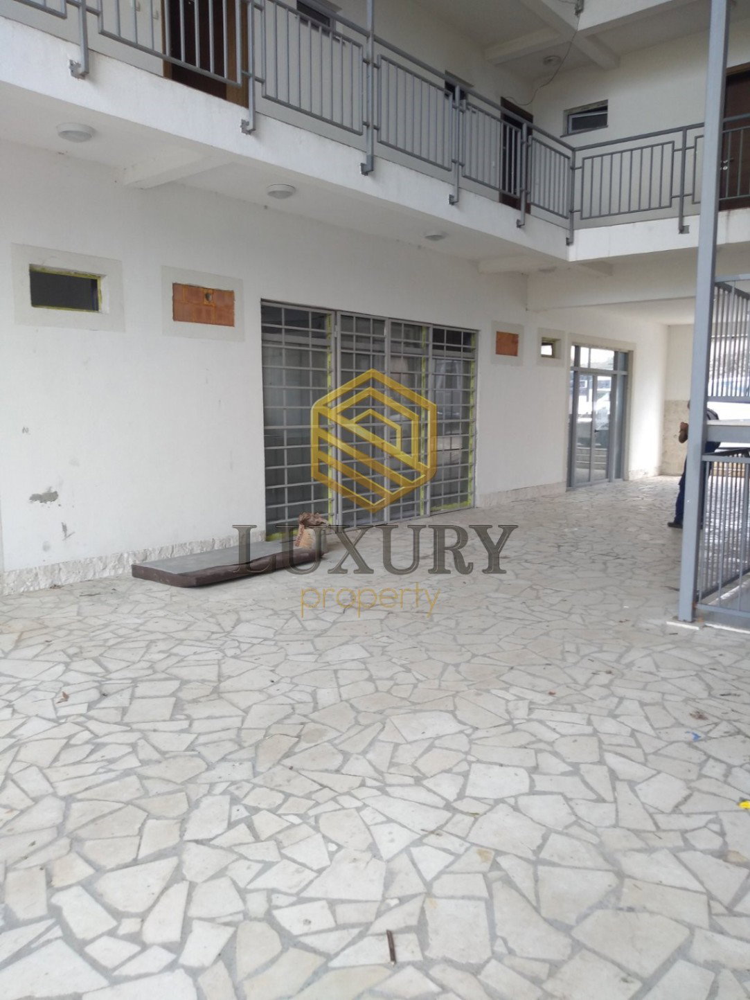 Продажа - Офисное помещение Podgorica, Drač