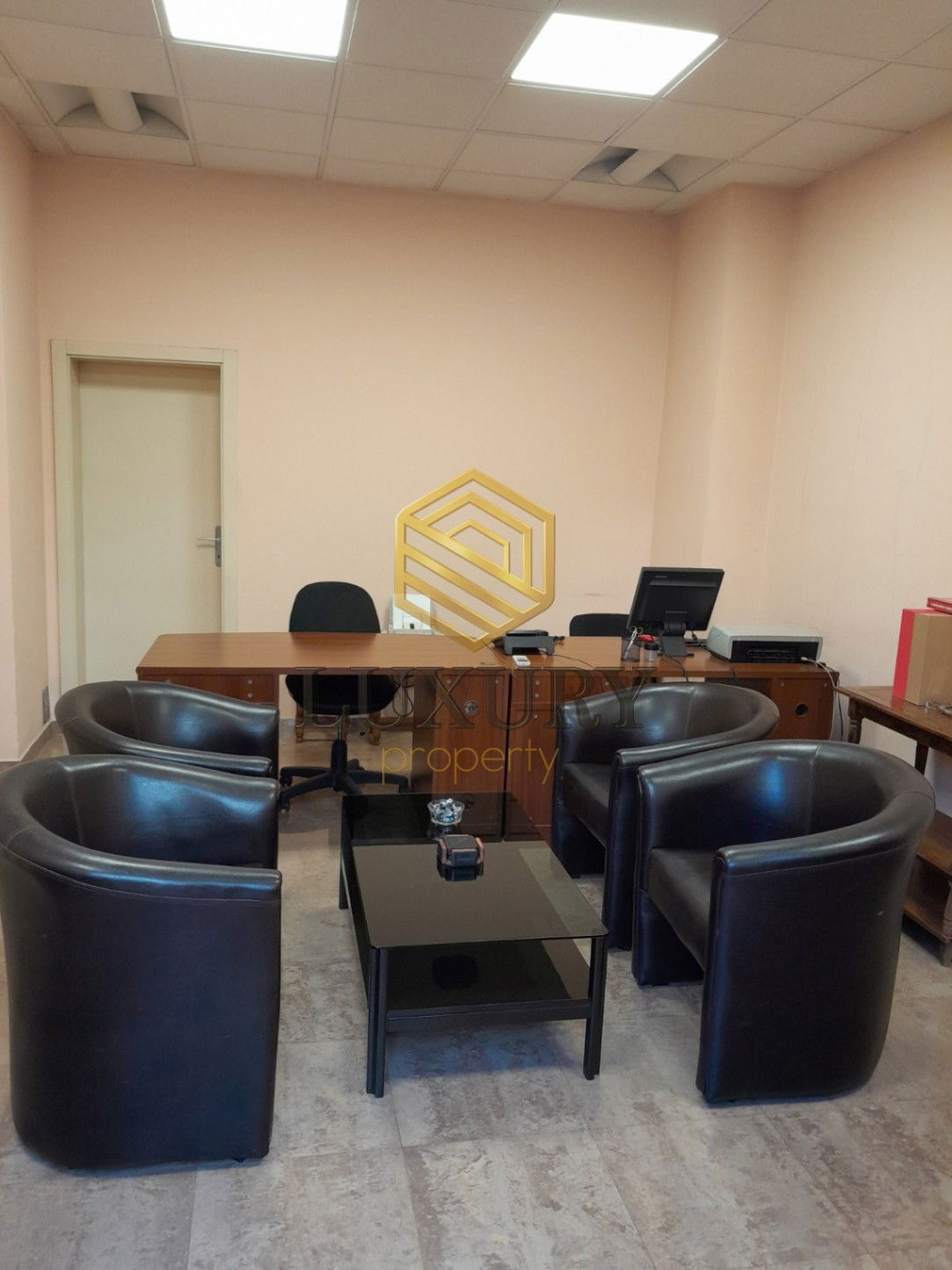 Izdavanje - Poslovni prostor Podgorica, Preko Morače