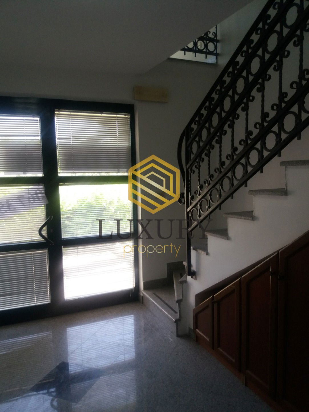 Kiralık - Iş yeri Podgorica, Pobrežje