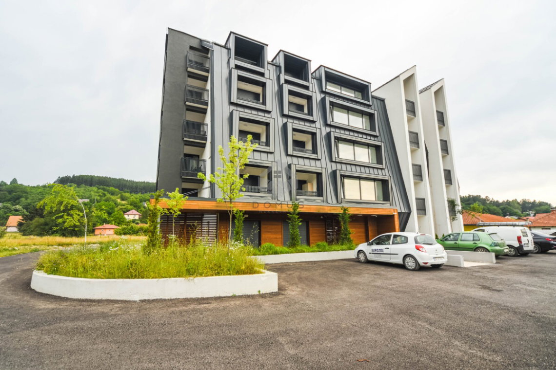 Продажа - Квартира Kolašin, Centar