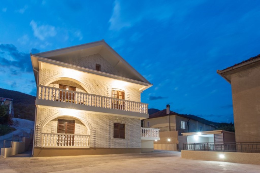 Продажа - Дом Herceg Novi, Bijela