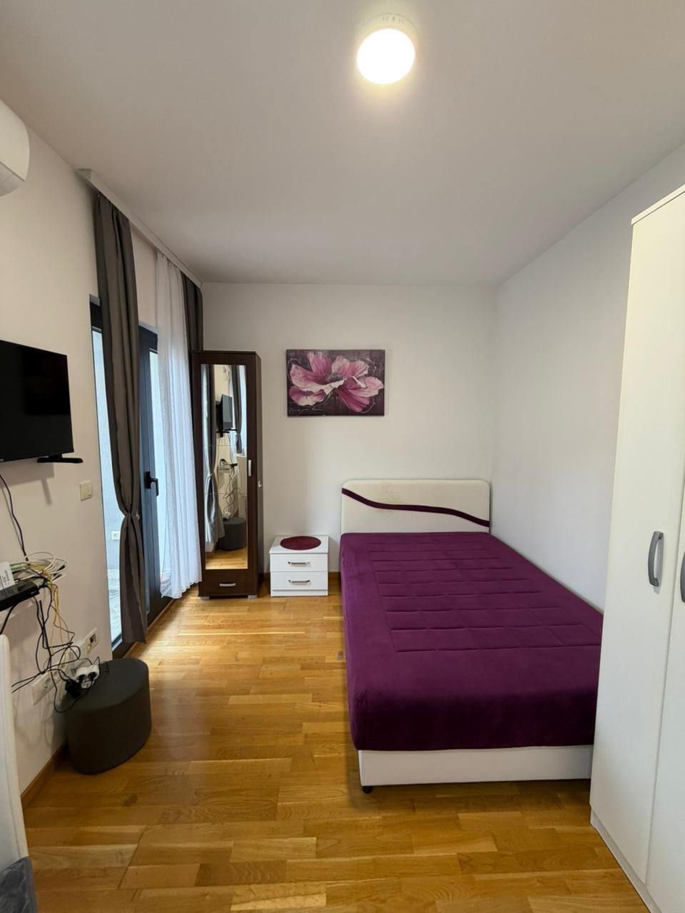 Izdavanje - Stan Budva, Lazi