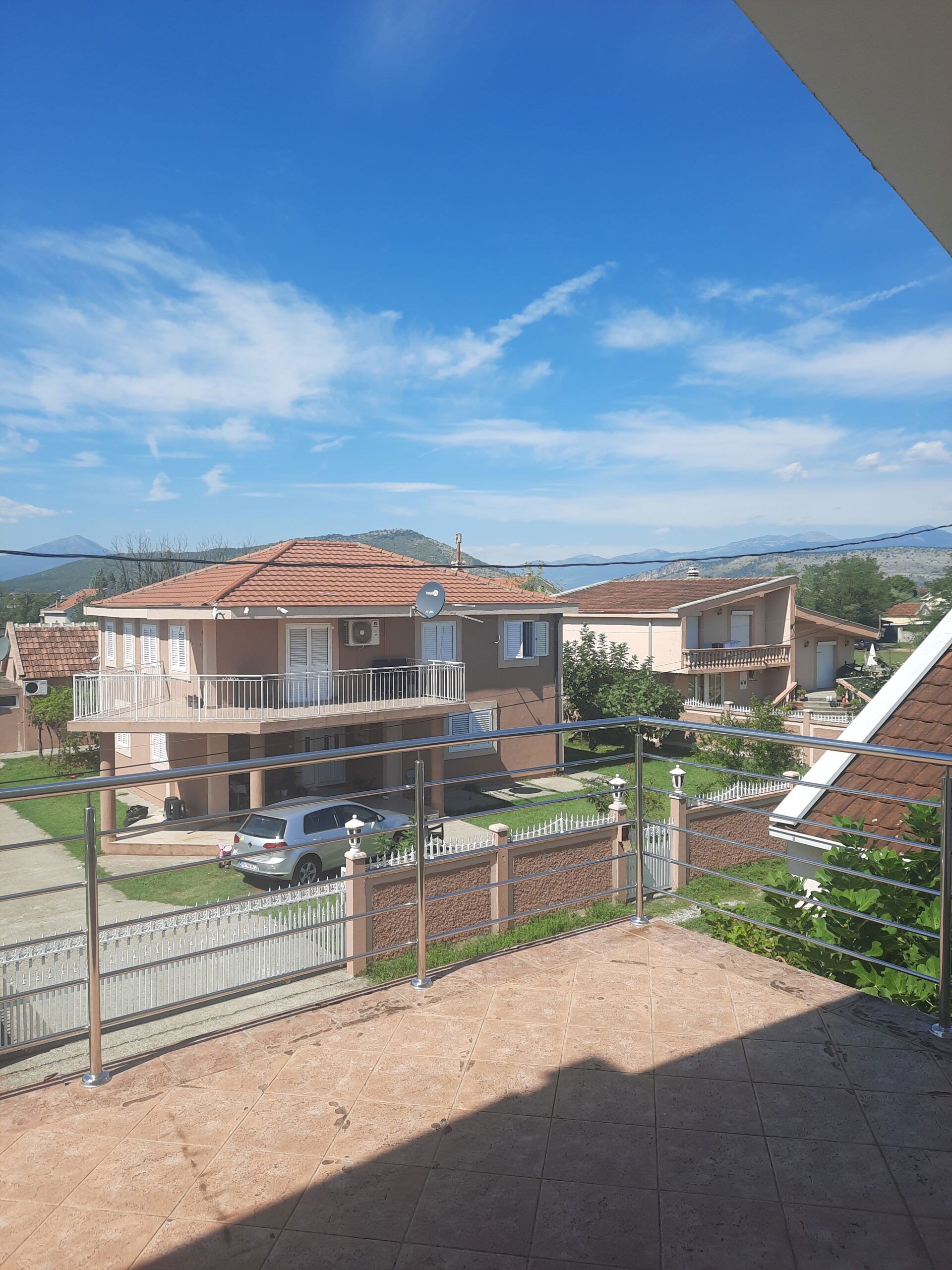 Оренда - Будинок Podgorica, Donja Gorica
