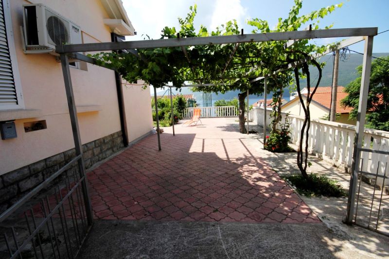 Prodaja - Kuća Herceg Novi, Đenovići